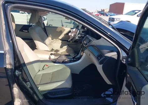 2017 Honda Accord Ex-L z USA, uszkodzony, nr VIN 1HGCR2F9XHA217535